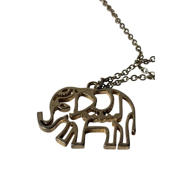 Goldtone Elephant Pendant Necklace With Lobster Clasp 29 inches Long 1.25X1.5 in - Picture 3 of 5